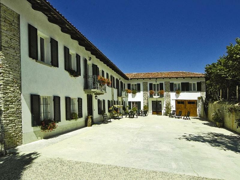Agriturismo Cascina Anri Mango المظهر الخارجي الصورة