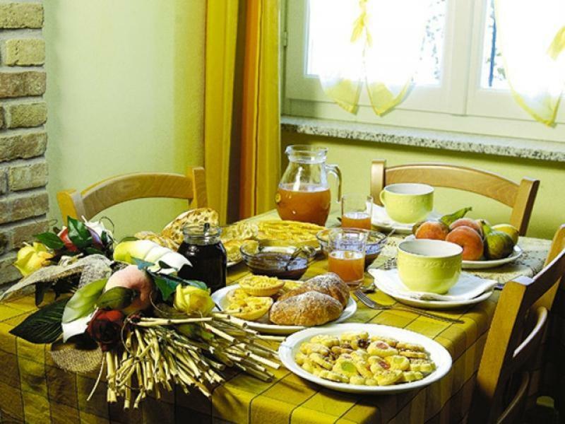 Agriturismo Cascina Anri Mango المظهر الخارجي الصورة